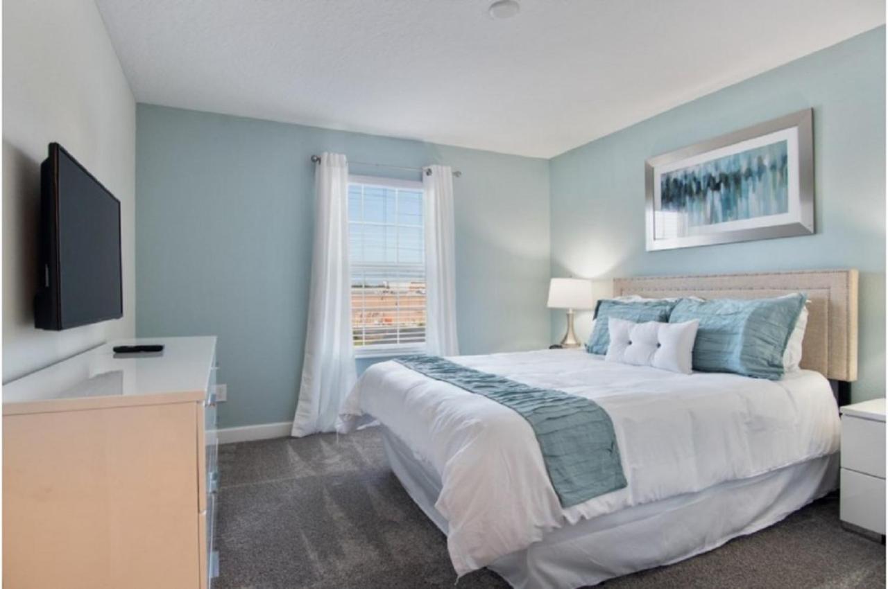 Four-Bedroom Townhome Davenport Bagian luar foto