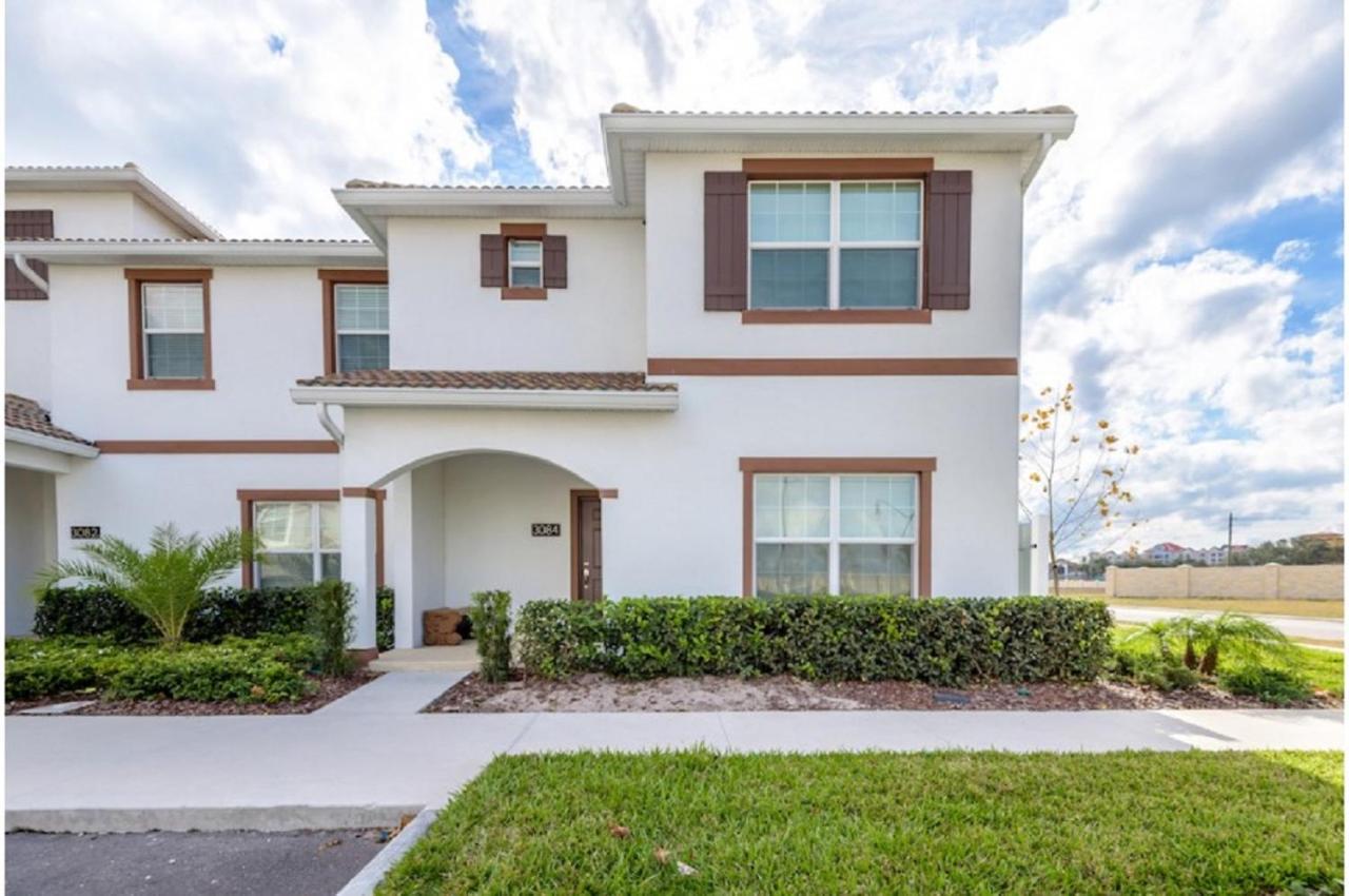 Four-Bedroom Townhome Davenport Bagian luar foto
