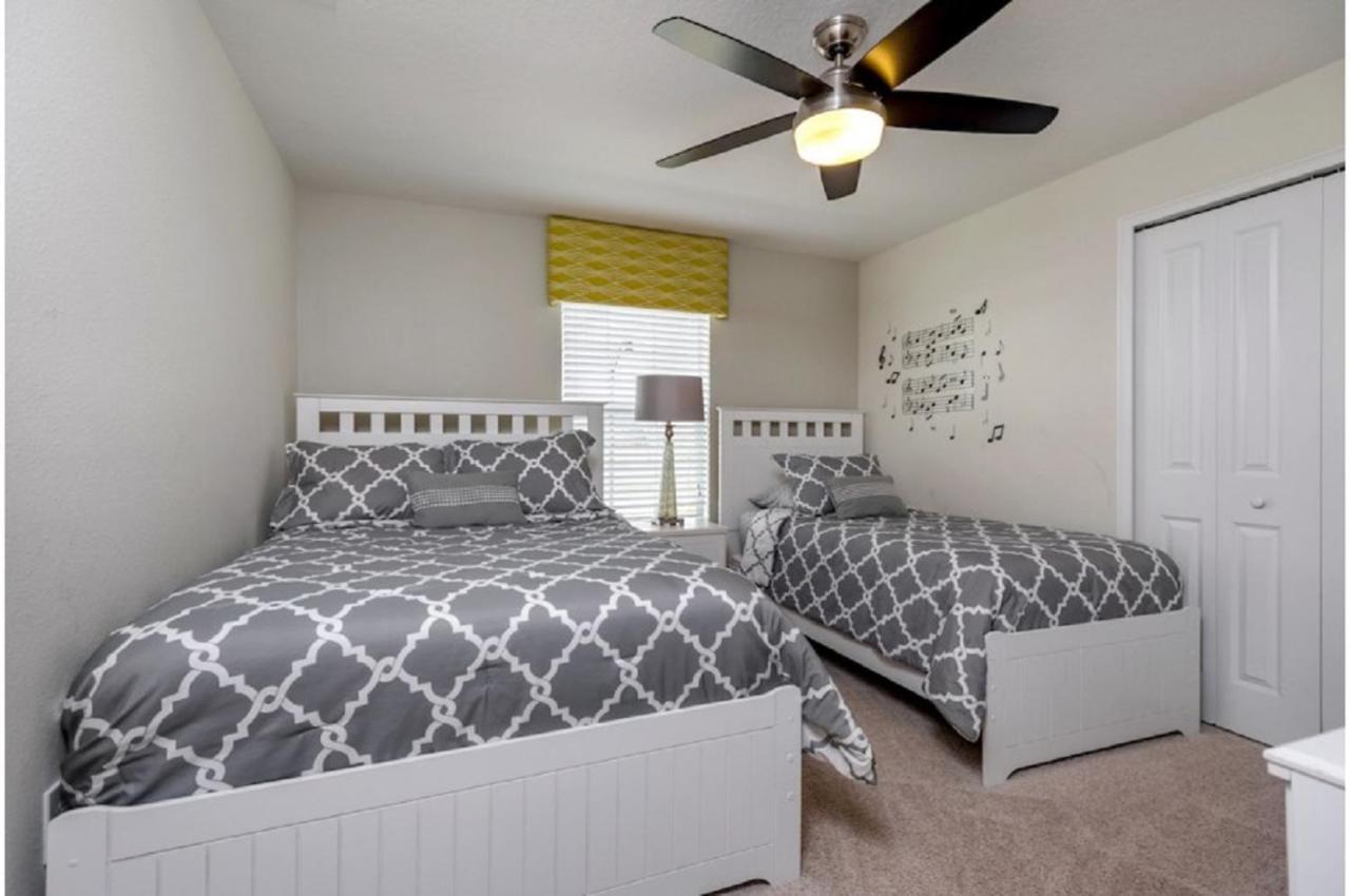 Four-Bedroom Townhome Davenport Bagian luar foto