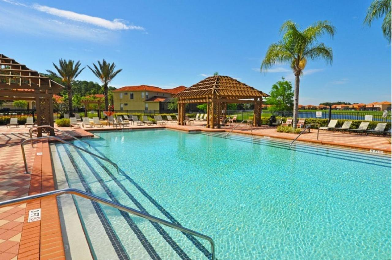 Four-Bedroom Townhome Davenport Bagian luar foto